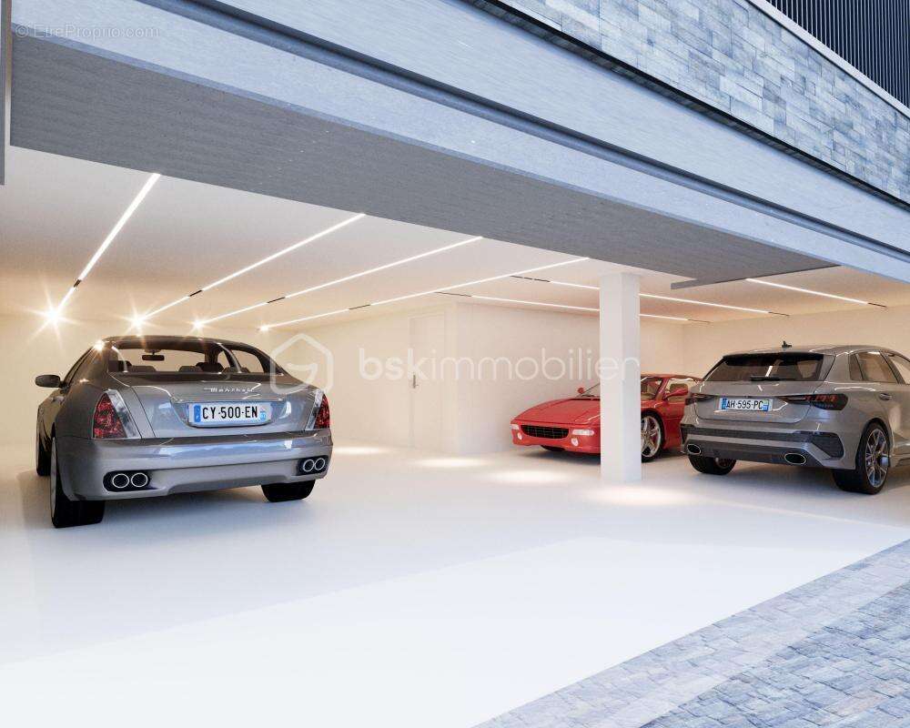 Terrain à CHATEAUNEUF-GRASSE