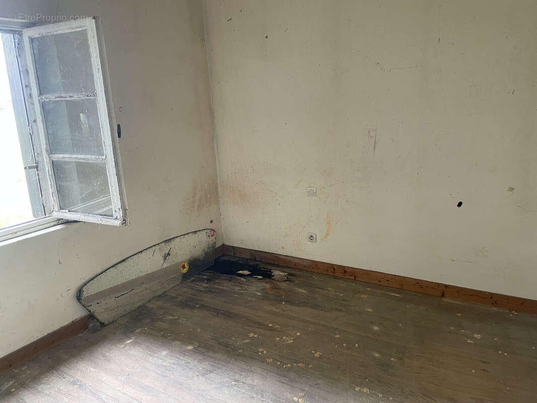 Maison à PESSAC-SUR-DORDOGNE