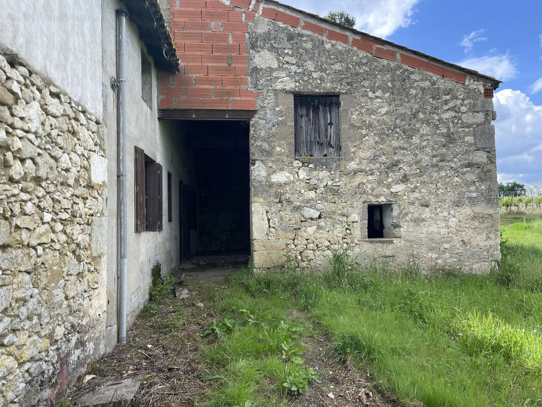 Maison à PESSAC-SUR-DORDOGNE