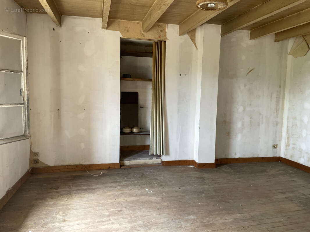 Maison à PESSAC-SUR-DORDOGNE