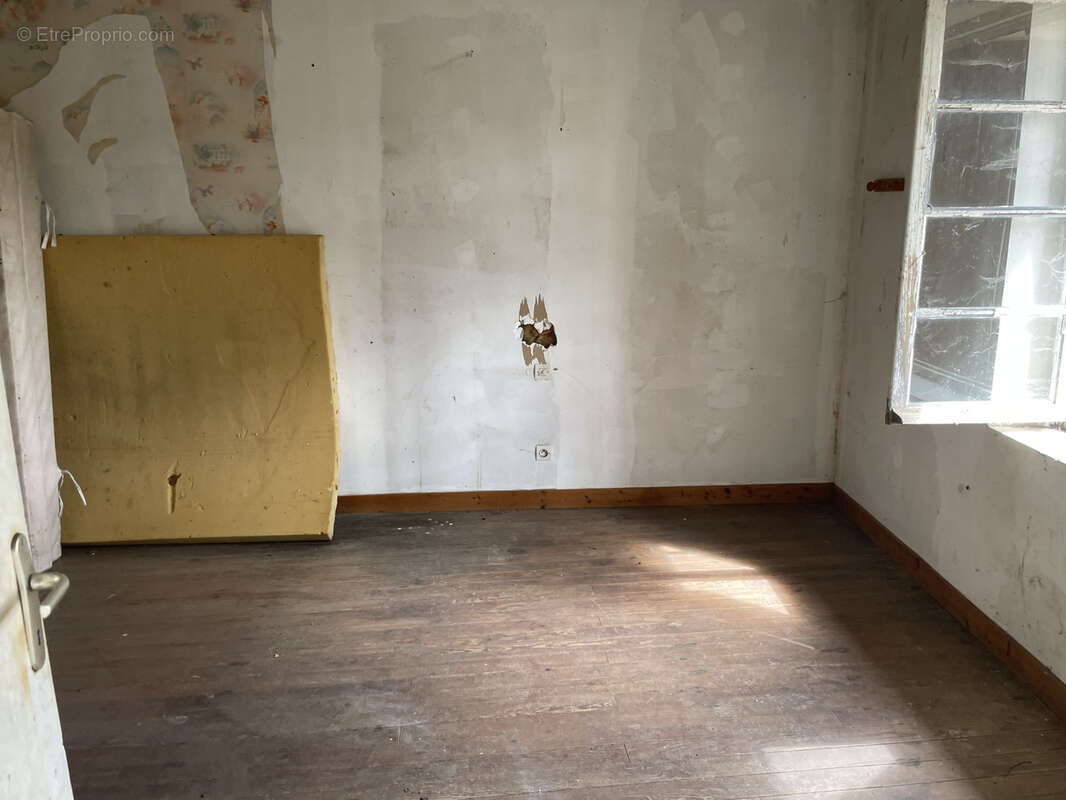 Maison à PESSAC-SUR-DORDOGNE