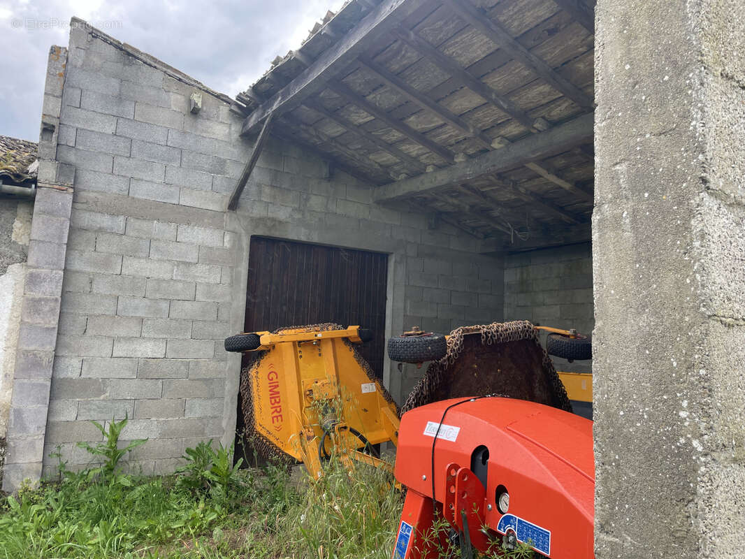 Maison à PESSAC-SUR-DORDOGNE