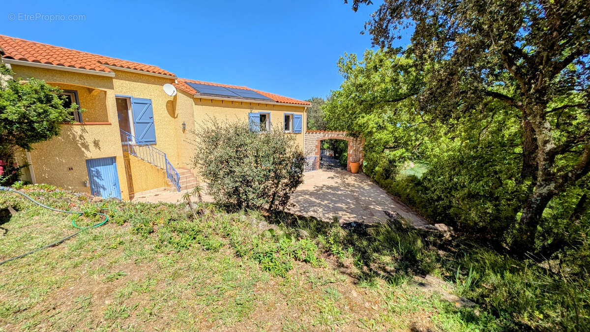 Maison à VILLELONGUE-DELS-MONTS