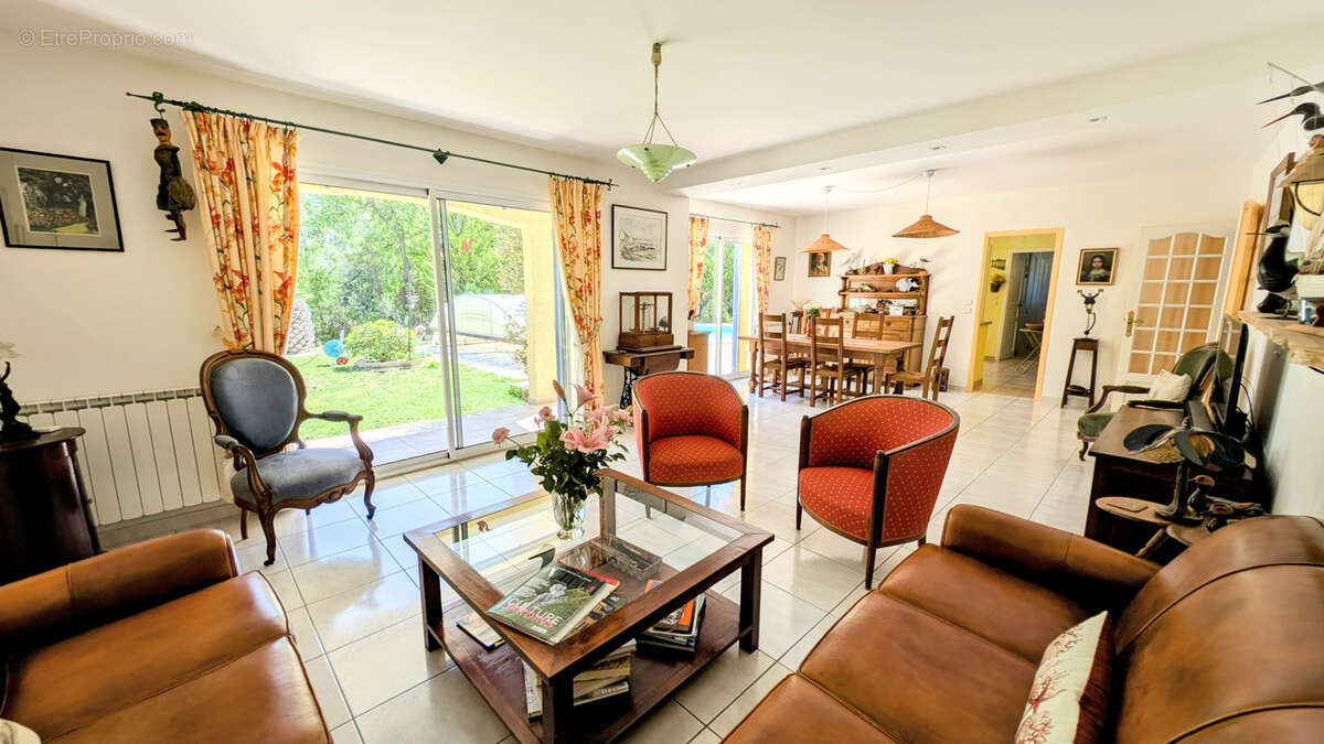 Maison à VILLELONGUE-DELS-MONTS