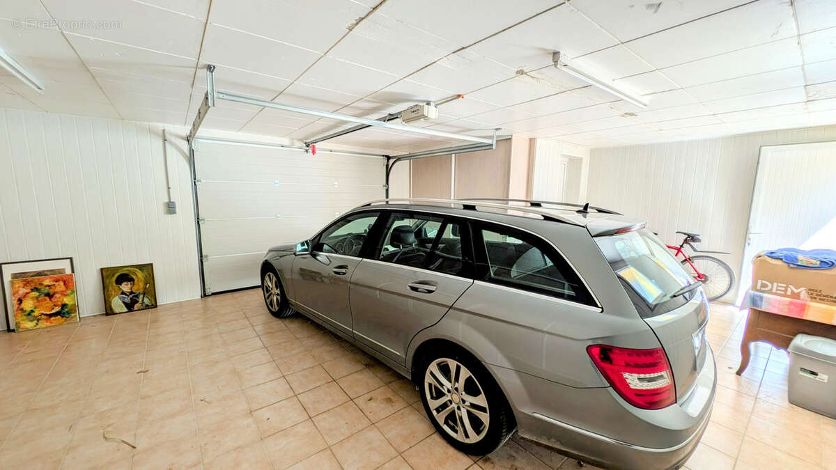 Maison à VILLELONGUE-DELS-MONTS