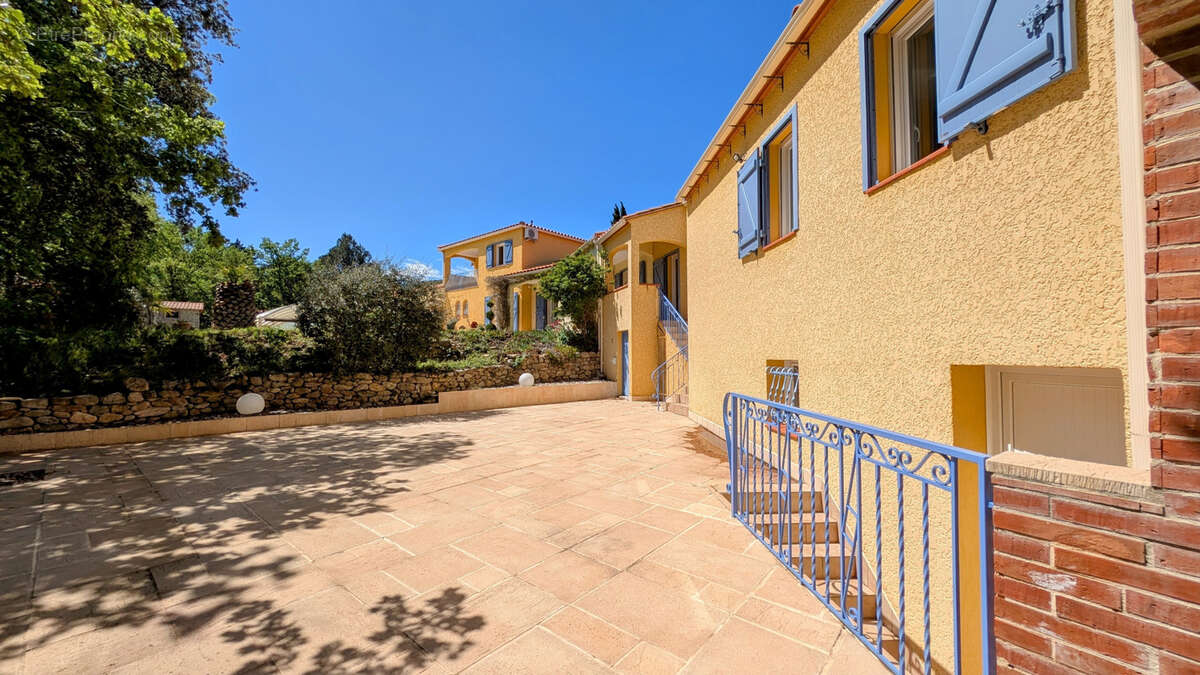 Maison à VILLELONGUE-DELS-MONTS