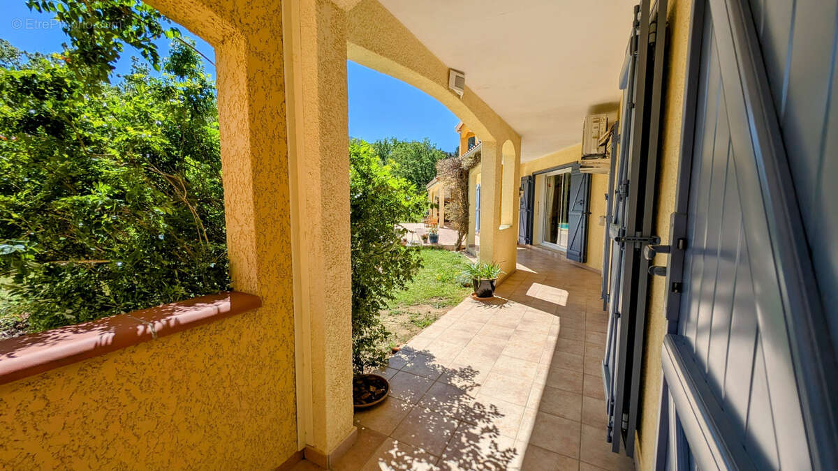 Maison à VILLELONGUE-DELS-MONTS