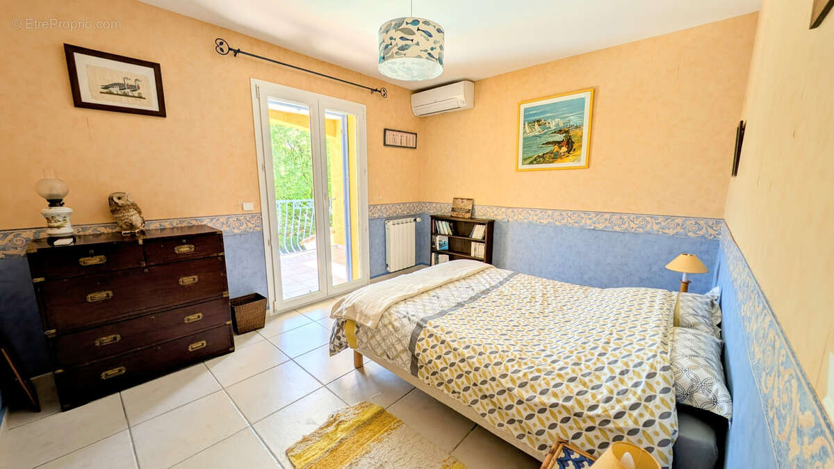 Maison à VILLELONGUE-DELS-MONTS