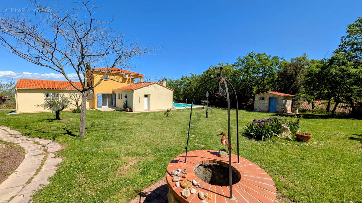 Maison à VILLELONGUE-DELS-MONTS