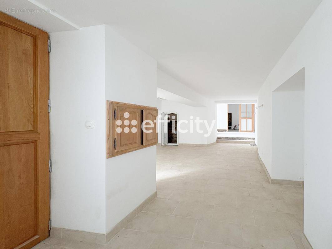 Appartement à VILLEDIEU-LES-POELES