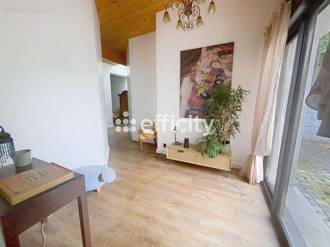 Maison à OZOIR-LA-FERRIERE