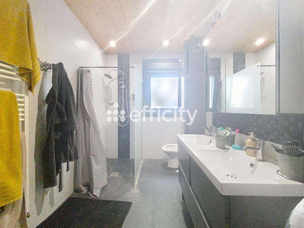 Maison à OZOIR-LA-FERRIERE