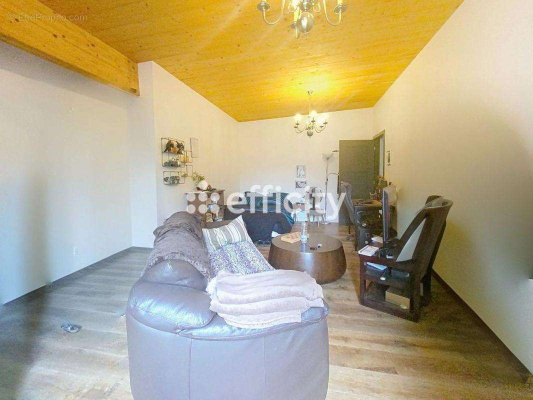 Maison à OZOIR-LA-FERRIERE