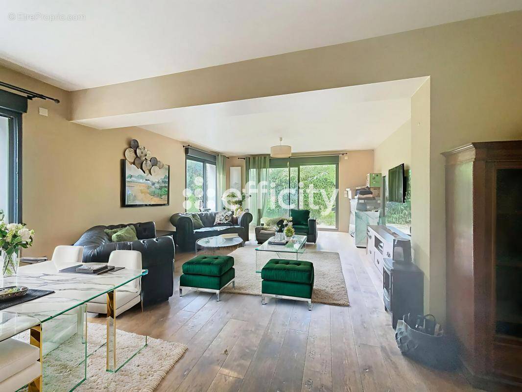 Maison à OZOIR-LA-FERRIERE