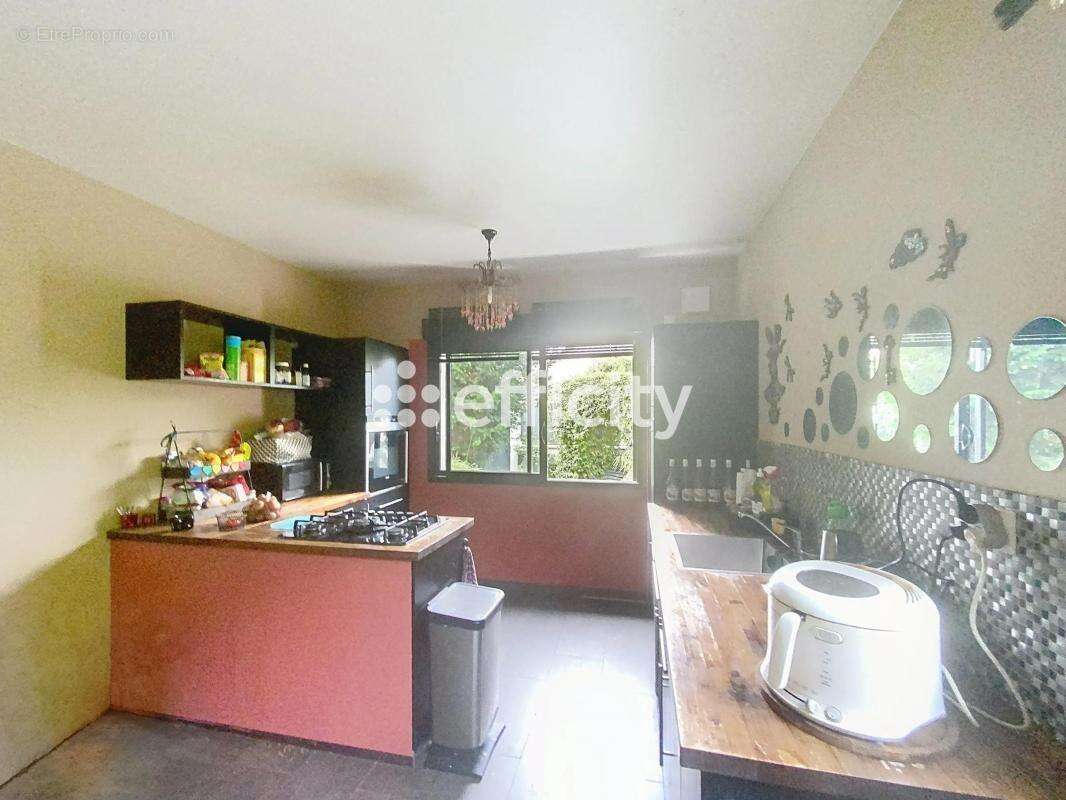 Maison à OZOIR-LA-FERRIERE