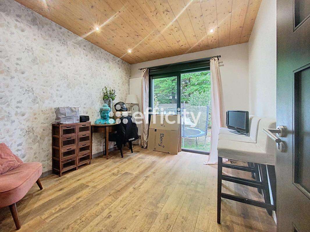 Maison à OZOIR-LA-FERRIERE