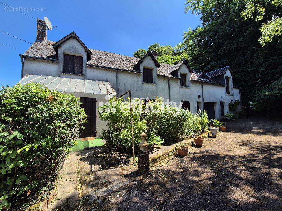 Maison à CHAUMONT-SUR-LOIRE