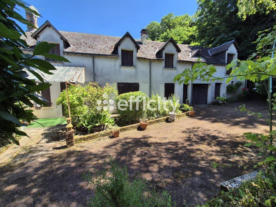 Maison à CHAUMONT-SUR-LOIRE