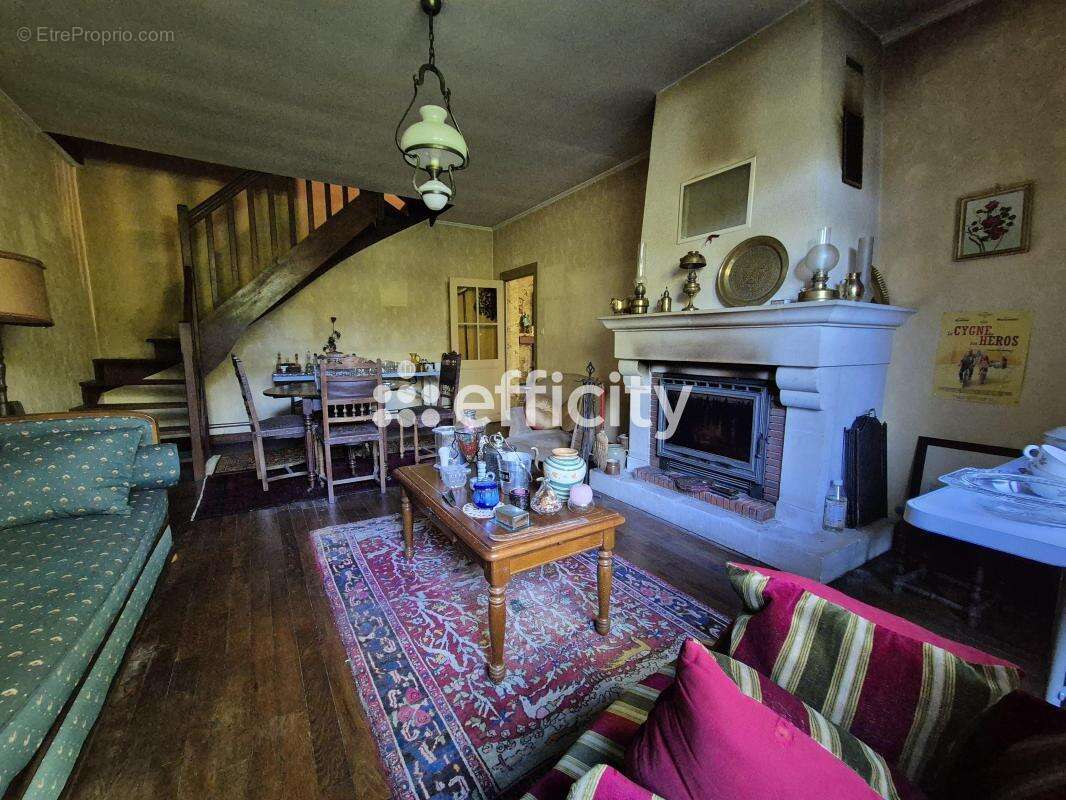 Maison à CHAUMONT-SUR-LOIRE