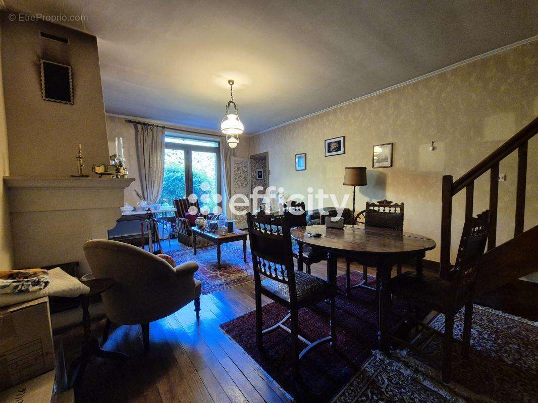 Maison à CHAUMONT-SUR-LOIRE