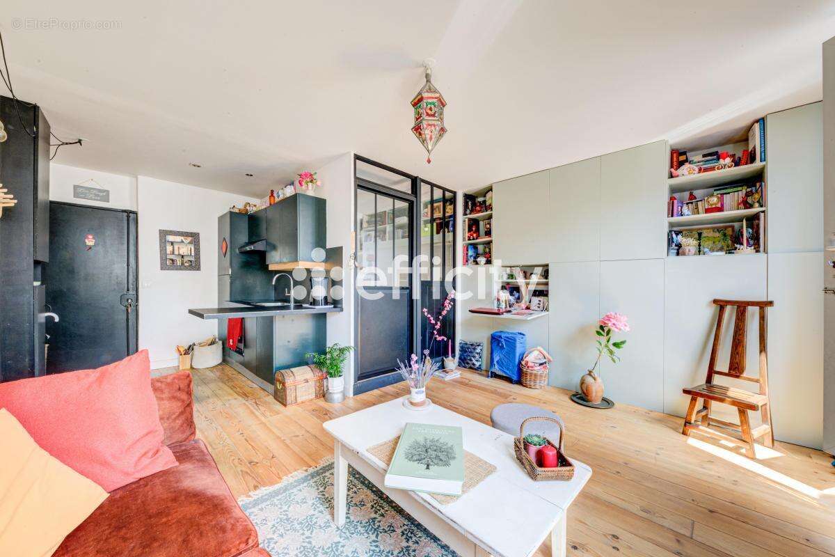 Appartement à PARIS-18E