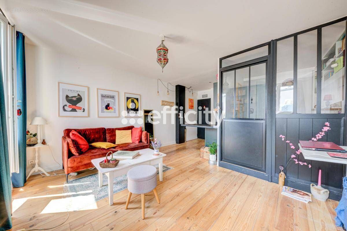 Appartement à PARIS-18E
