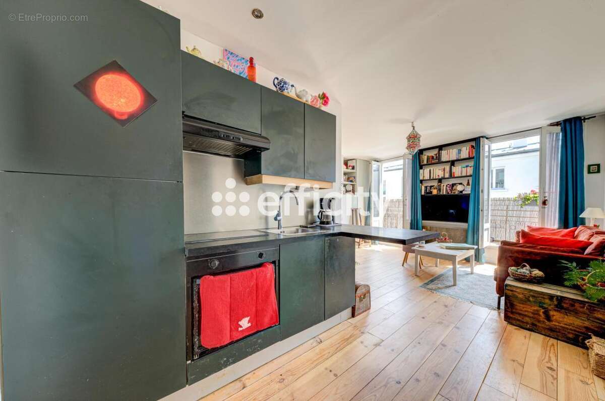 Appartement à PARIS-18E