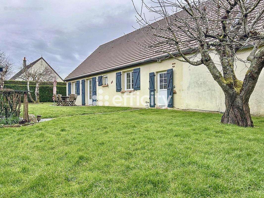 Maison à FAVEROLLES-SUR-CHER