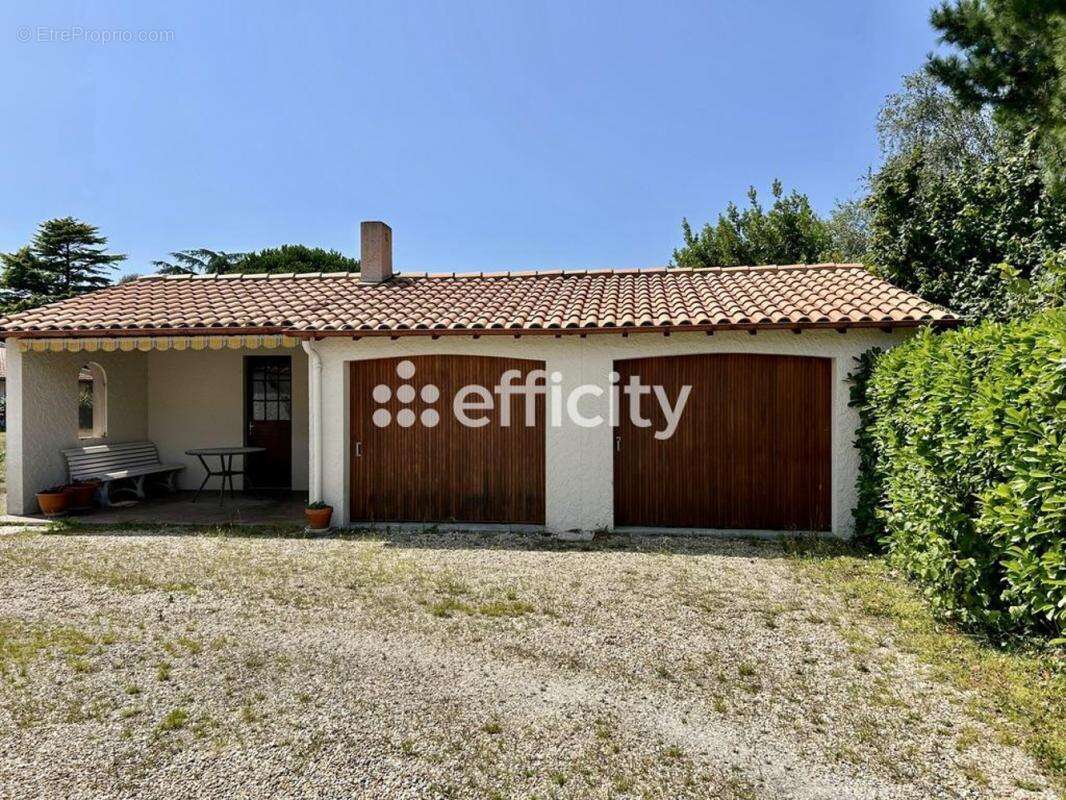 Maison à LES MATHES