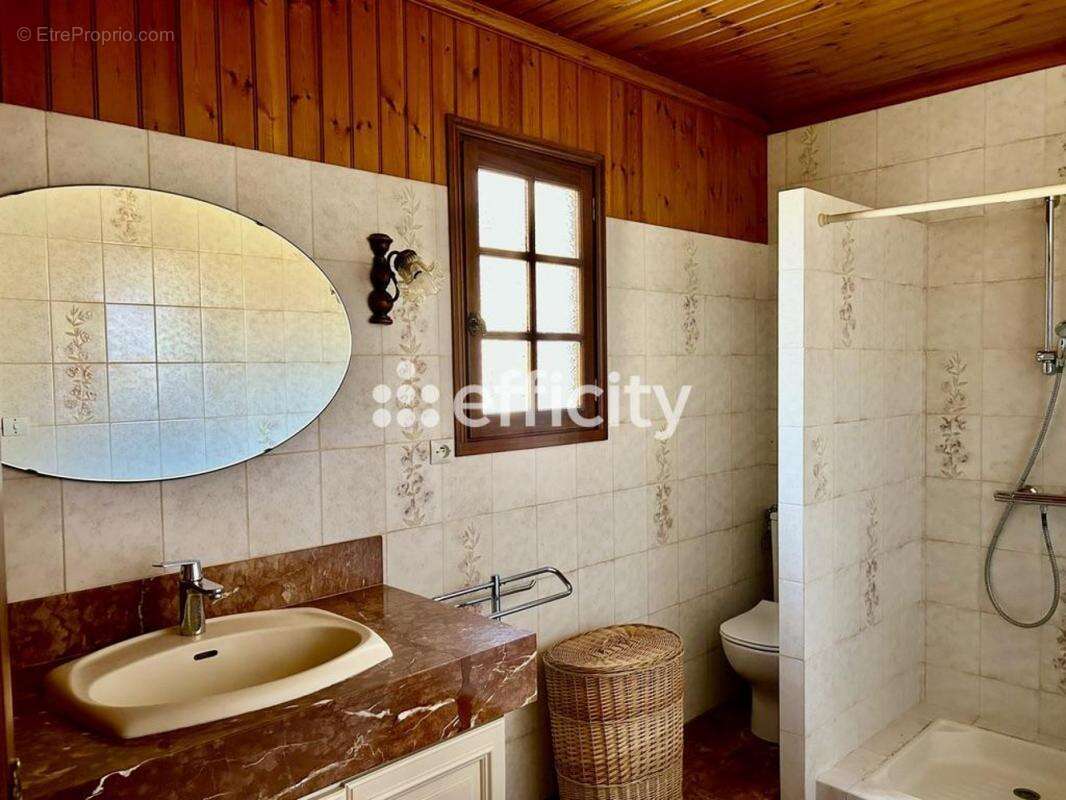 Maison à LES MATHES