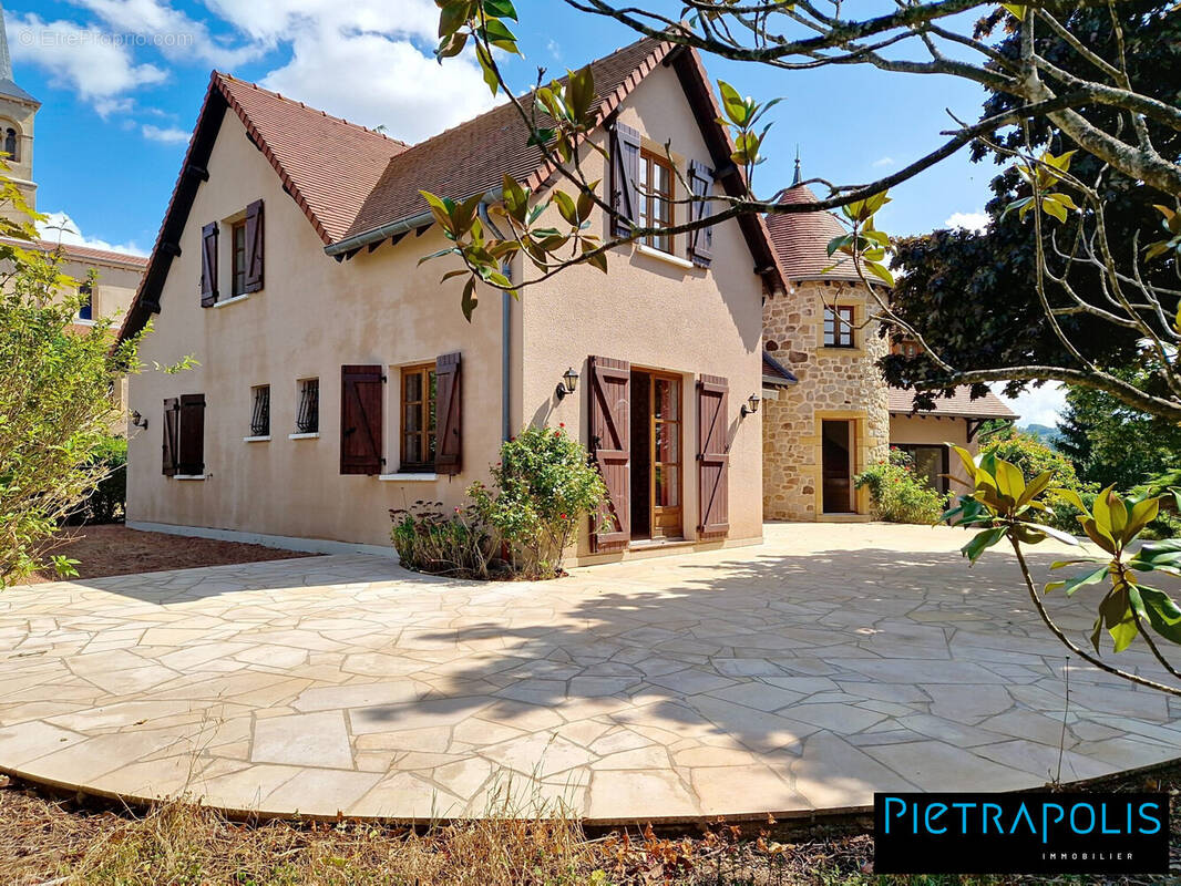 Maison à LA CLAYETTE