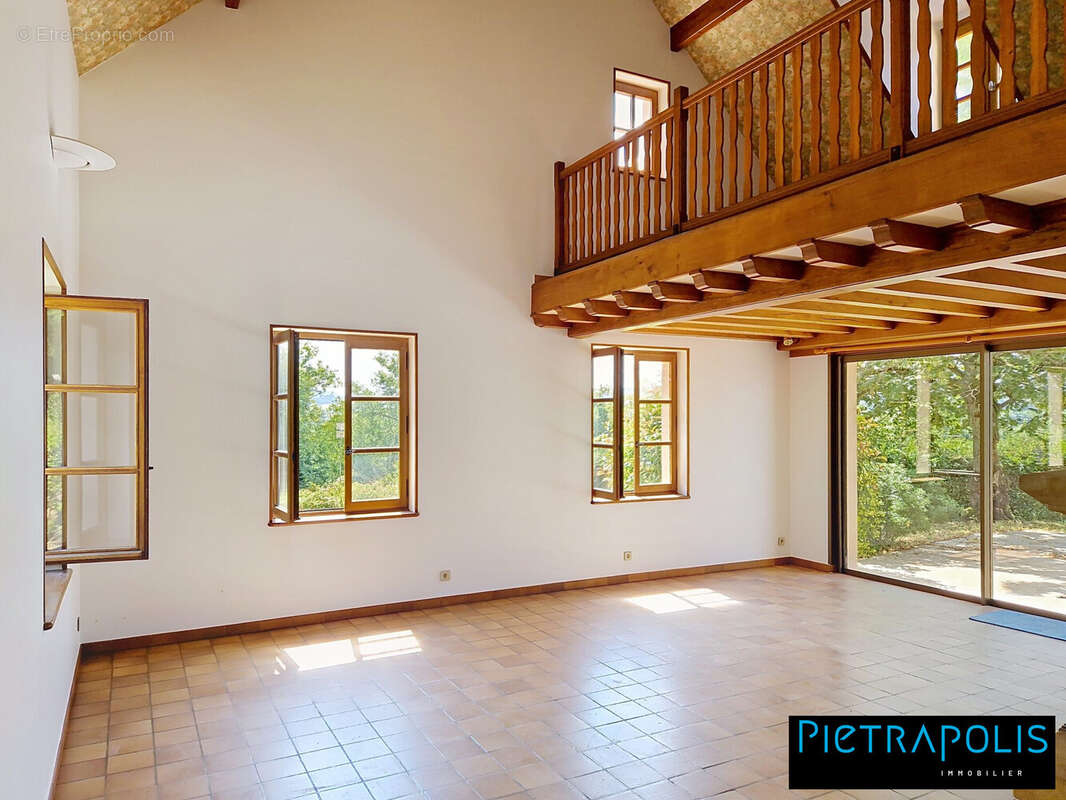 Maison à LA CLAYETTE