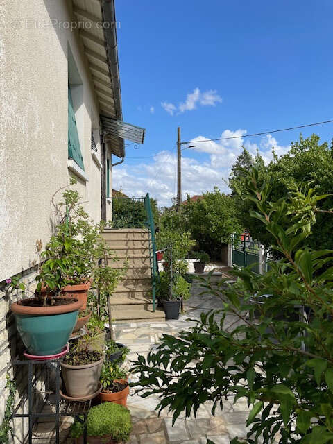 Maison à SAINT-SAUVANT