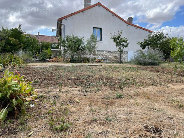 Maison à SAINT-SAUVANT