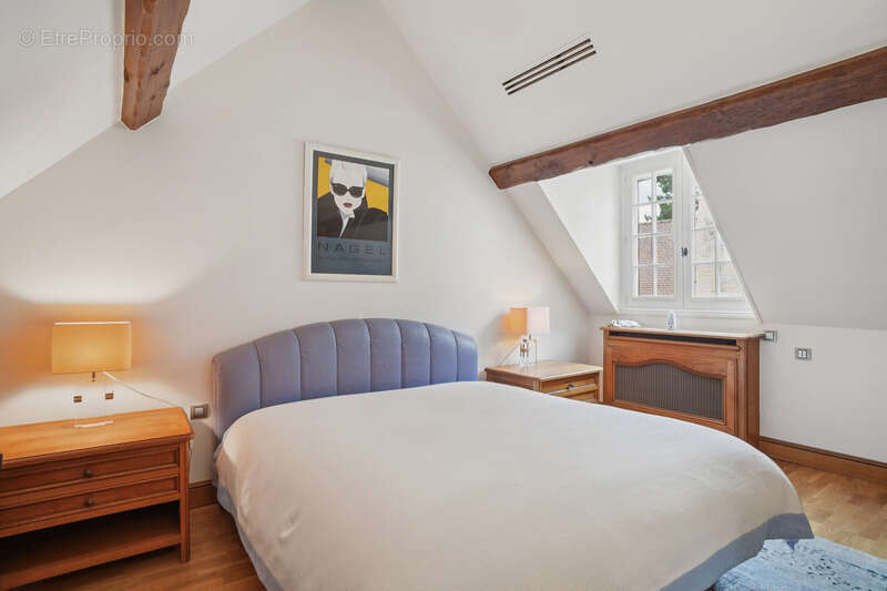 Maison à SAINT-NOM-LA-BRETECHE