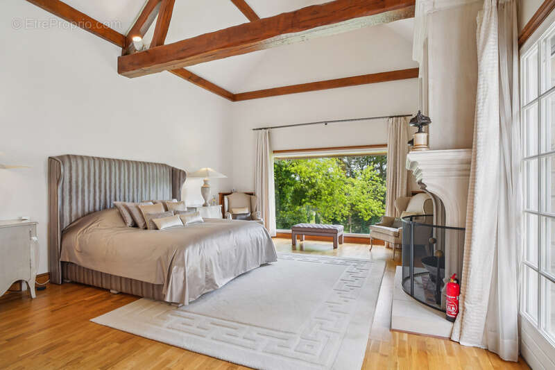 Maison à SAINT-NOM-LA-BRETECHE