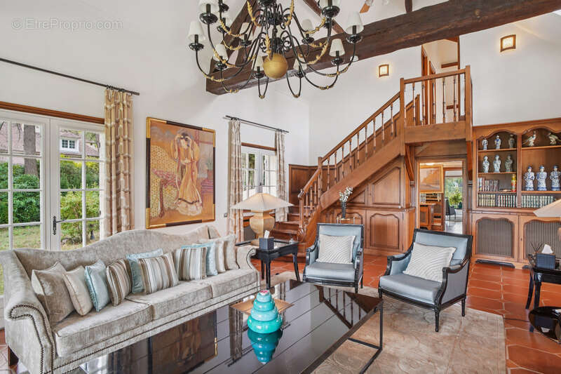 Maison à SAINT-NOM-LA-BRETECHE