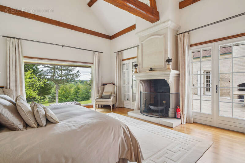 Maison à SAINT-NOM-LA-BRETECHE