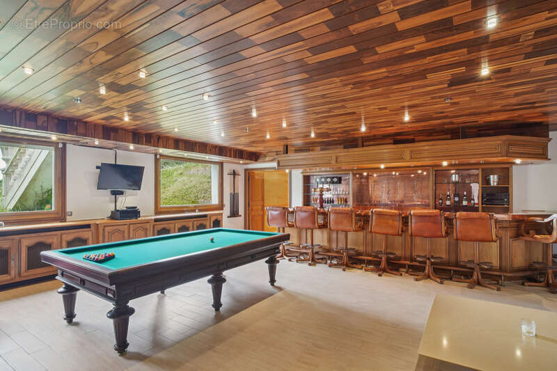 Maison à SAINT-NOM-LA-BRETECHE