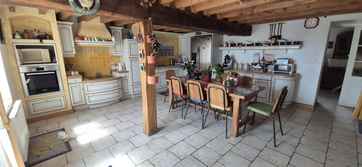 Maison à MEZIERES-LEZ-CLERY