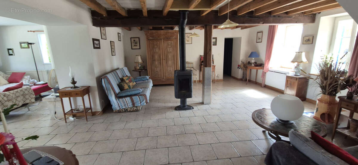 Maison à MEZIERES-LEZ-CLERY