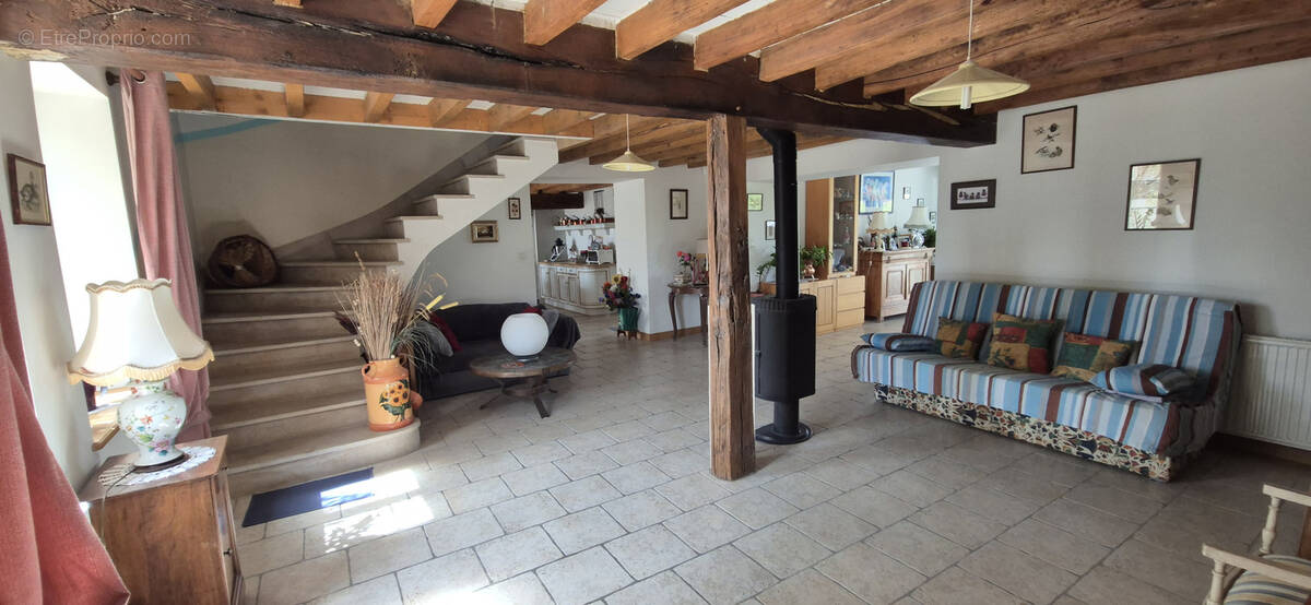 Maison à MEZIERES-LEZ-CLERY