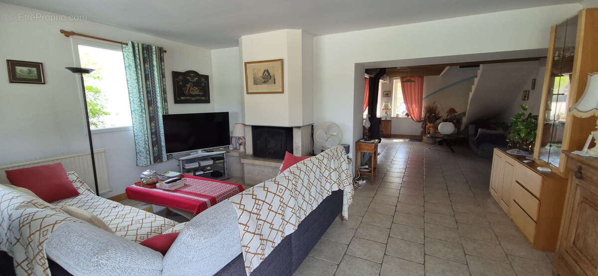 Maison à MEZIERES-LEZ-CLERY