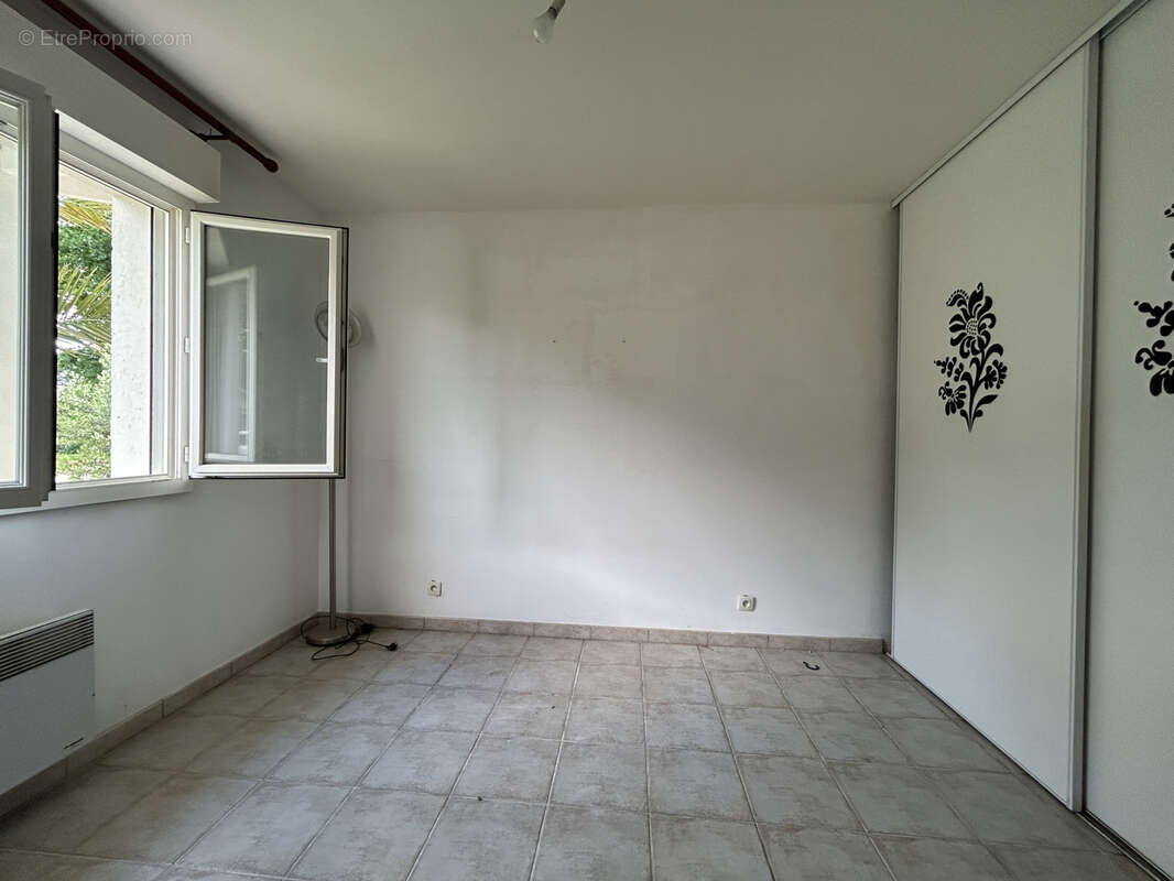 Maison à AMBARES-ET-LAGRAVE