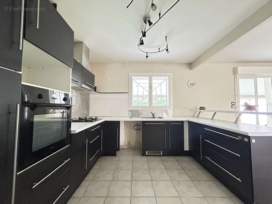 Maison à AMBARES-ET-LAGRAVE