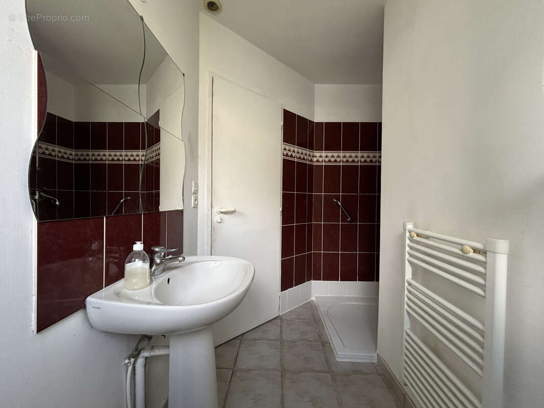 Maison à AMBARES-ET-LAGRAVE