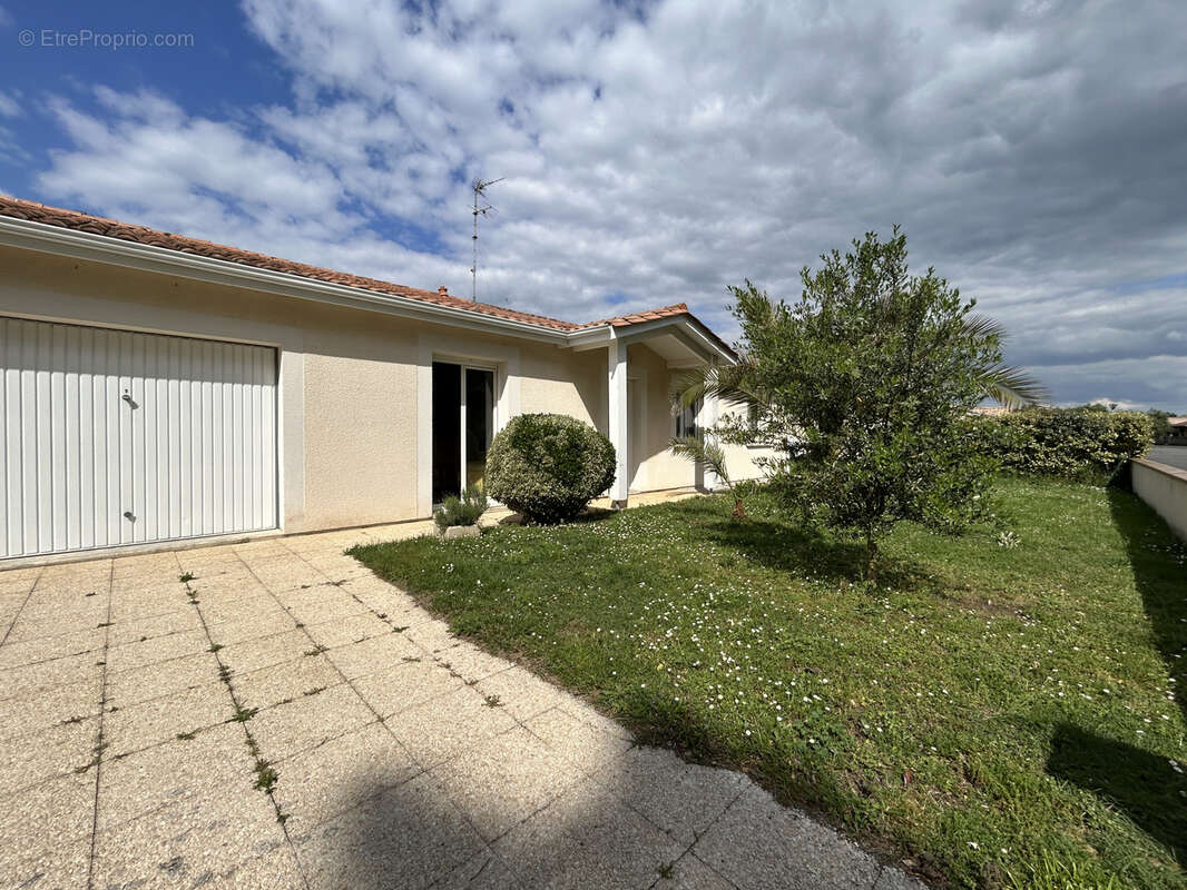 Maison à AMBARES-ET-LAGRAVE