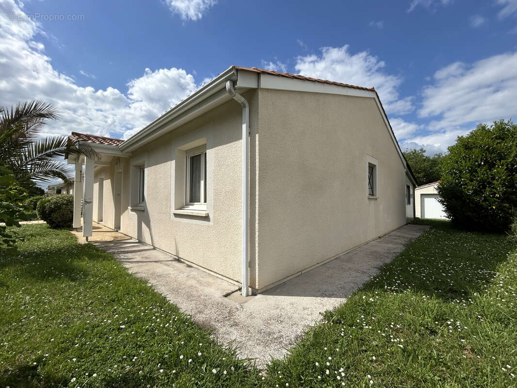 Maison à AMBARES-ET-LAGRAVE