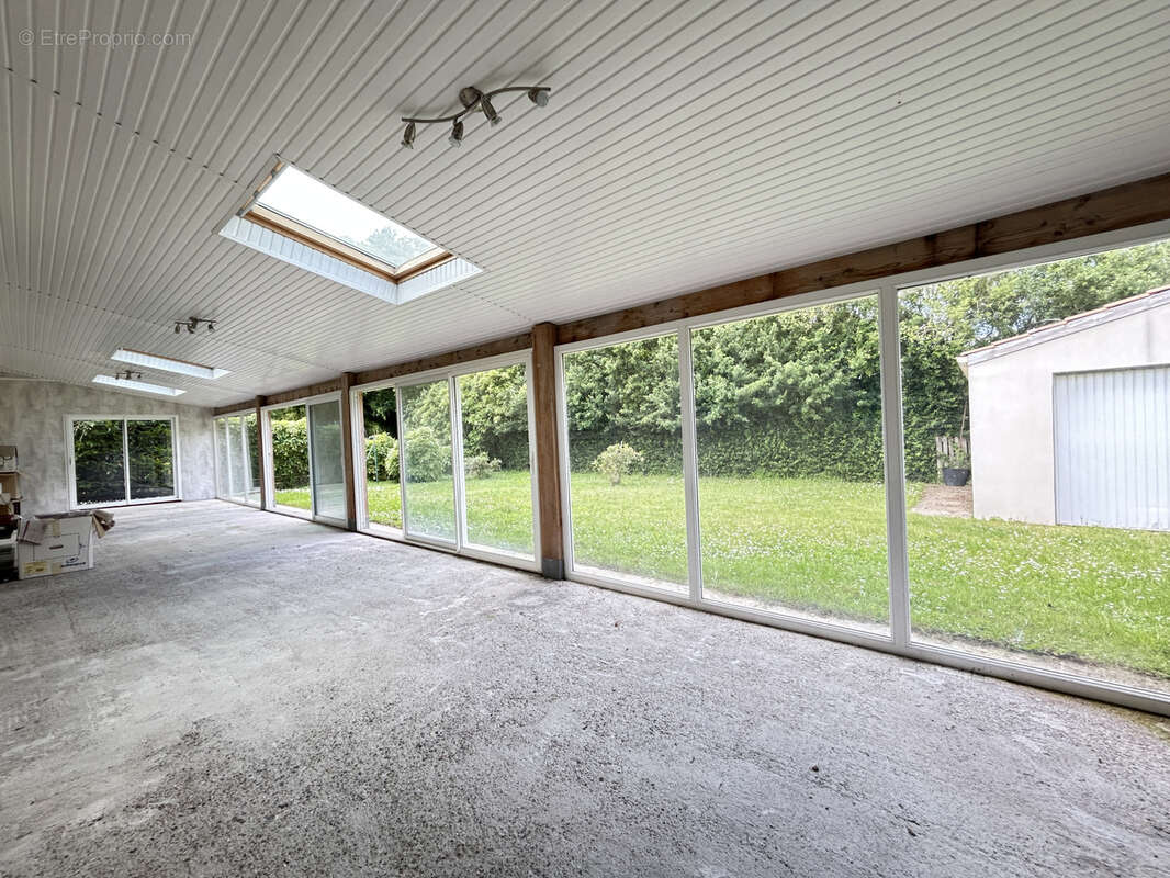 Maison à AMBARES-ET-LAGRAVE