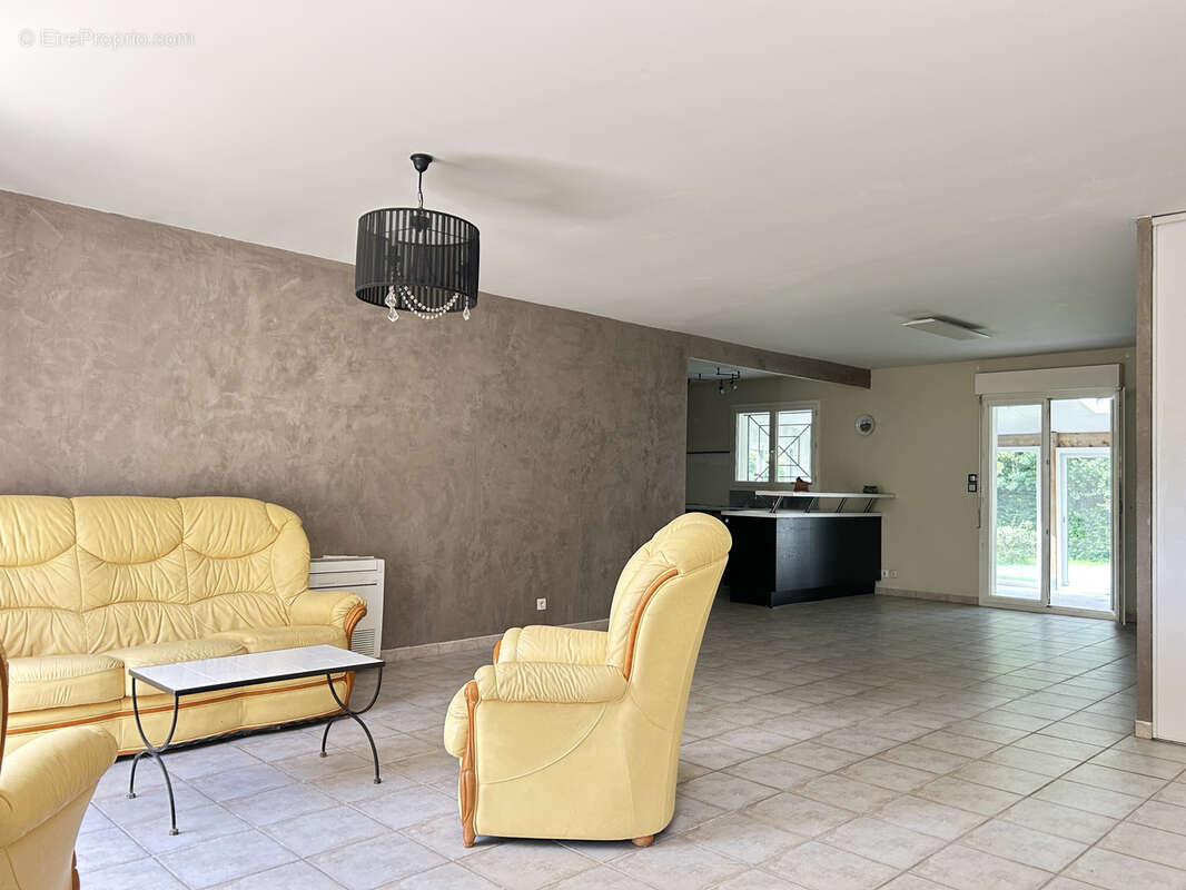 Maison à AMBARES-ET-LAGRAVE